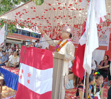 मतदातालाई फकाउँदै पूर्णबहादुरले भने- कांग्रेसले हँसिया हथौडा र माओवादीले रुखमा भोट हाल्न अप्ठ्यारो नमान्नुस् 